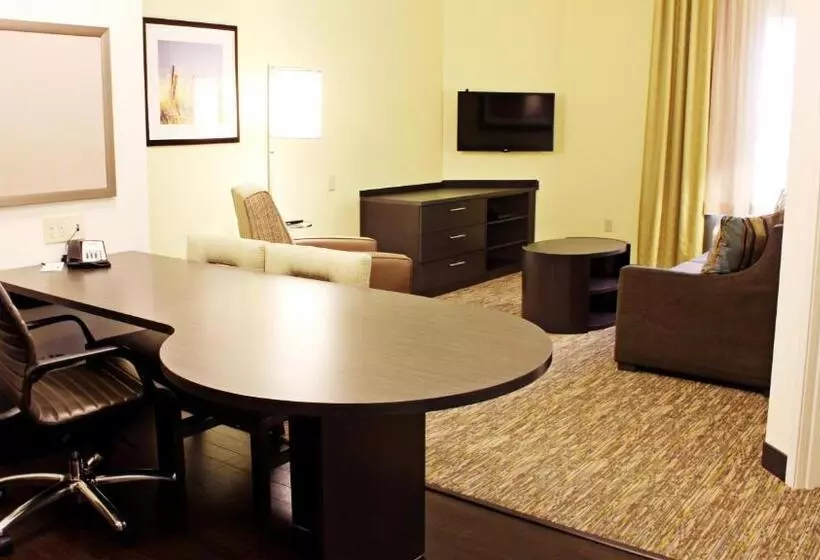 キングサイズベッドのスイートルーム, Candlewood Suites Sioux City   Southern Hills, An Ihg