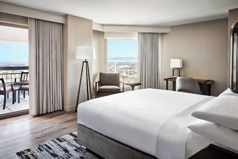 스위트, Comfort Inn & Suites Glenpool