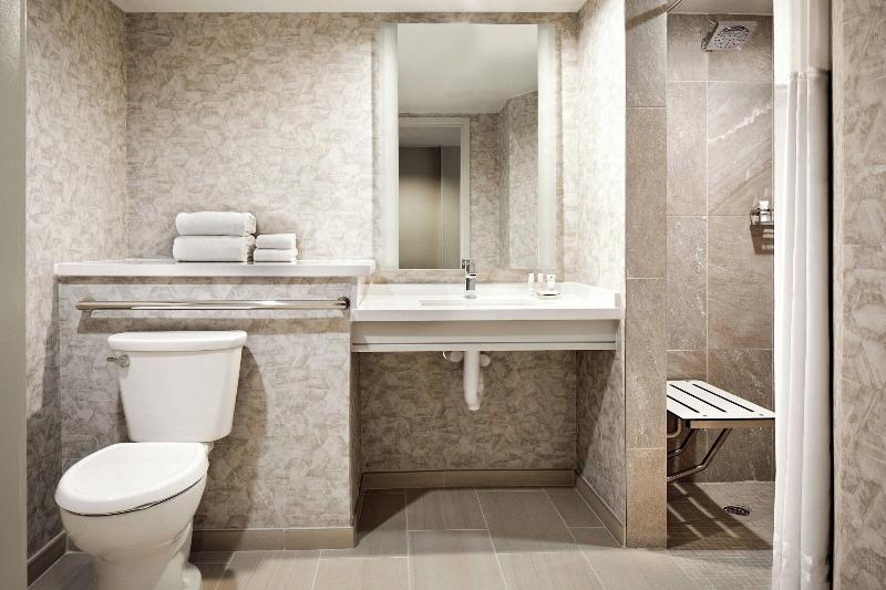 스위트, Comfort Inn & Suites Glenpool