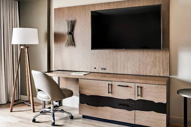 스위트, Comfort Inn & Suites Glenpool