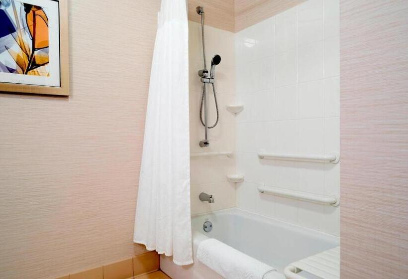 غرفة قياسية سرير كينج, Fairfield Inn & Suites By Marriott State College