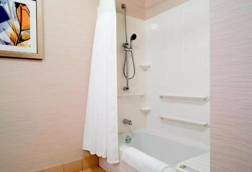 ２ダブルベッドのスタンダードルーム, Fairfield Inn & Suites By Marriott State College