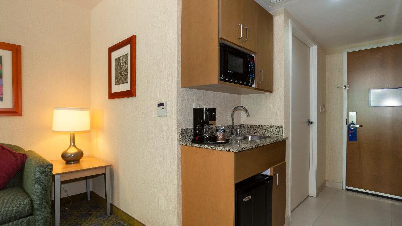 מיטת קינג בסוויטה, Holiday Inn Express & Suites Cuernavaca, An Ihg