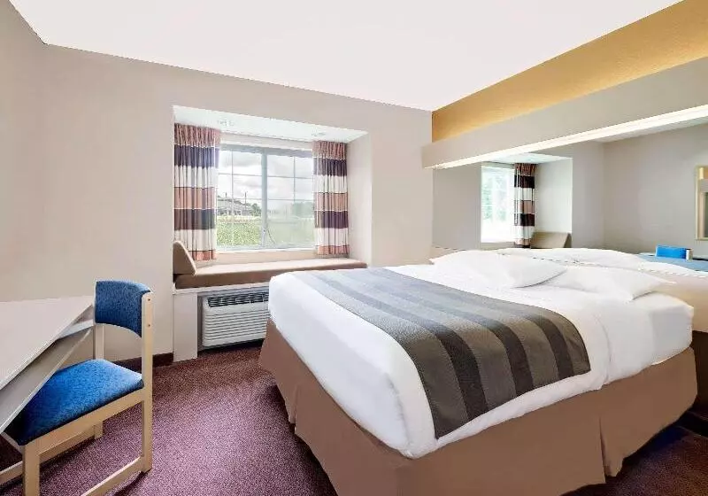 キングサイズベッドのスタンダードルーム, Doubletree By Hilton Wilmington, Nc