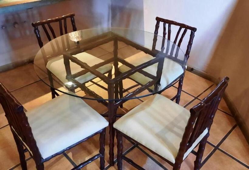 דירת חדר, Los Almendros De San Lorenzo