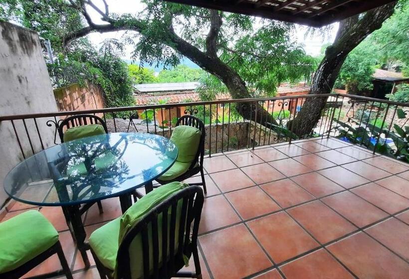 דירת חדר, Los Almendros De San Lorenzo