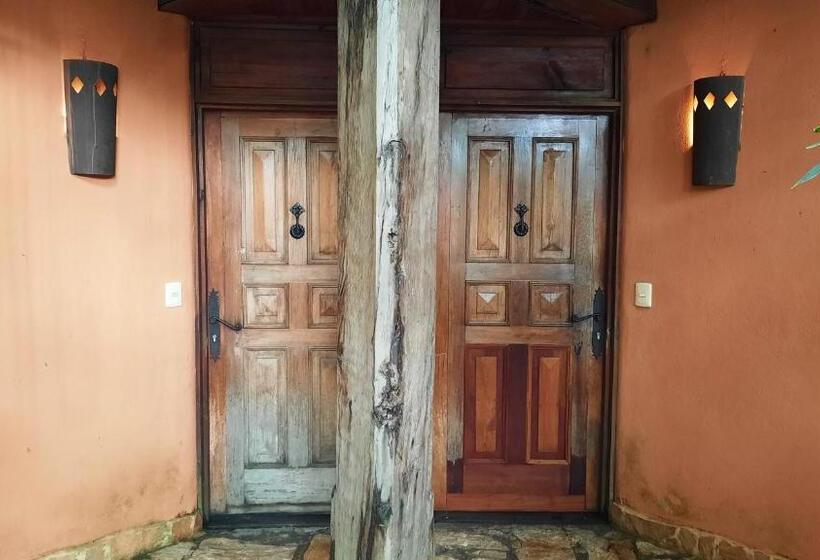 דירת חדר, Los Almendros De San Lorenzo