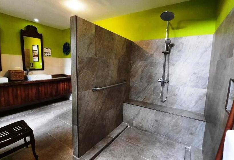 דירת חדר, Los Almendros De San Lorenzo