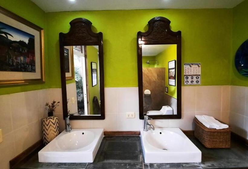 דירת חדר, Los Almendros De San Lorenzo