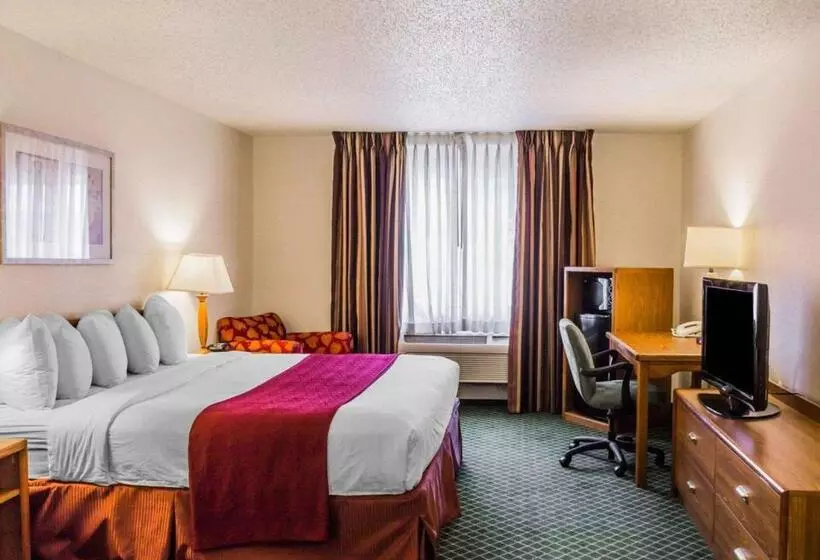 キングサイズベッドのデラックスルーム, Quality Inn & Suites Golden  Denver West