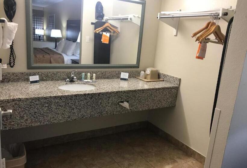 Quarto Estandar, Quality Inn & Suites Near Downtown Mesa