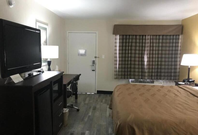 חדר סטנדרט, מיטת קינג, מותאם לאדם עם מוגבלויות, Quality Inn & Suites Near Downtown Mesa