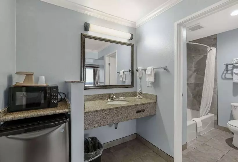 デラックススイート, Motel 6 Carlsbad, Ca North