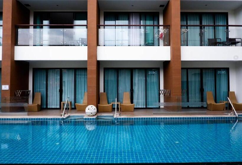 디럭스 룸, The Beach Heights Resort Sha Plus