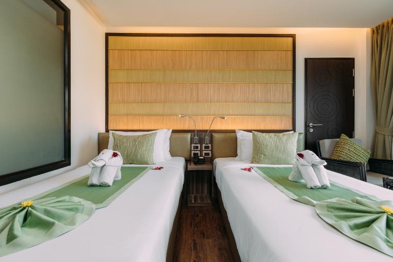 غرفة ديلوكس مطلة على حمام السباحة, The Beach Heights Resort Sha Plus