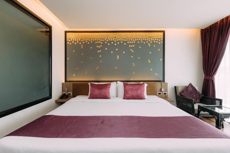 غرفة ديلوكس مطلة على حمام السباحة, The Beach Heights Resort Sha Plus