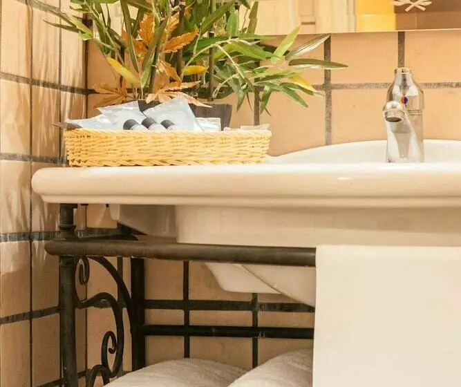 Standard Neljän Hengen Huone, Alexia Palace Hotel Residence