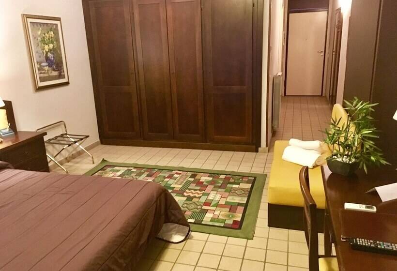 Четырехместный Номер Стандарт, Alexia Palace Hotel Residence