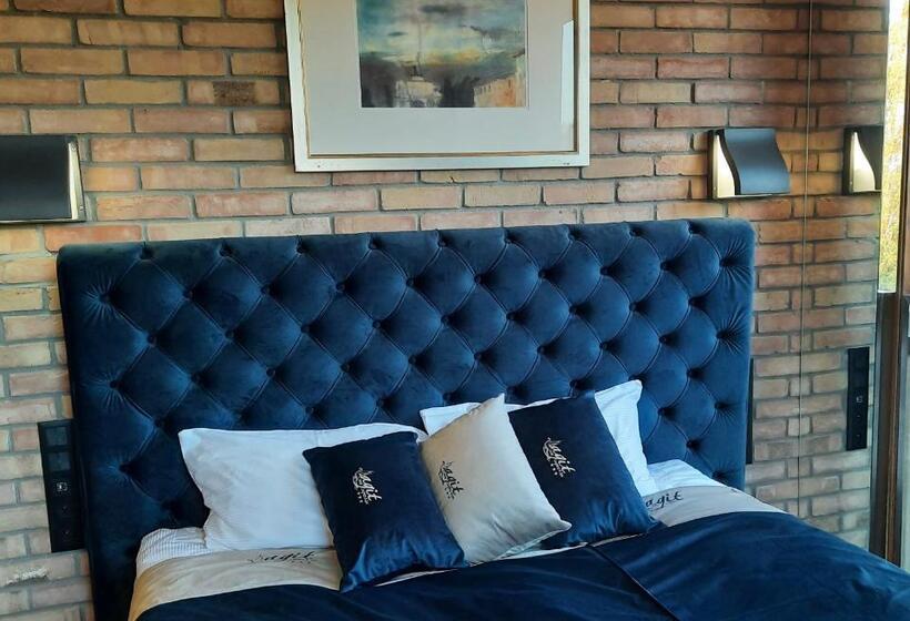 سوییت لوکس, Agit Congress&spa