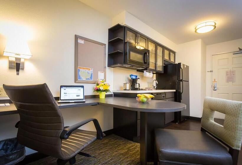 جناح, Candlewood Suites Sidney, An Ihg