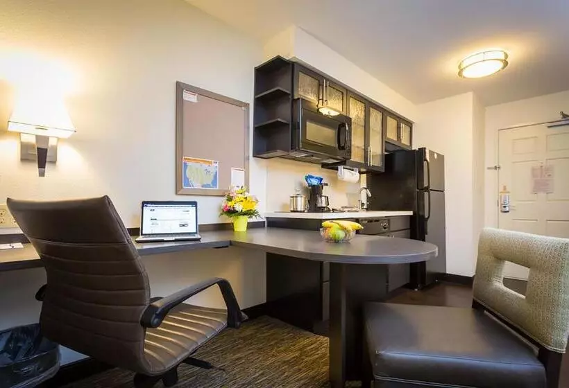 身障者適用スイートルーム, Candlewood Suites Sidney, An Ihg