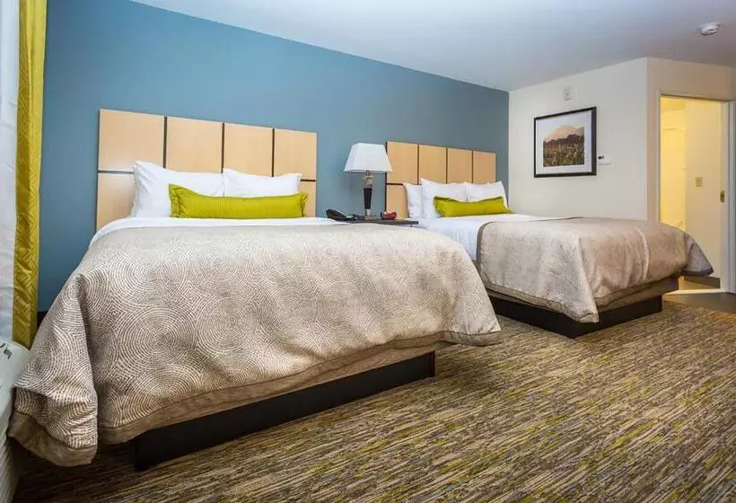 身障者適用スタンダードルーム, Candlewood Suites Sidney, An Ihg