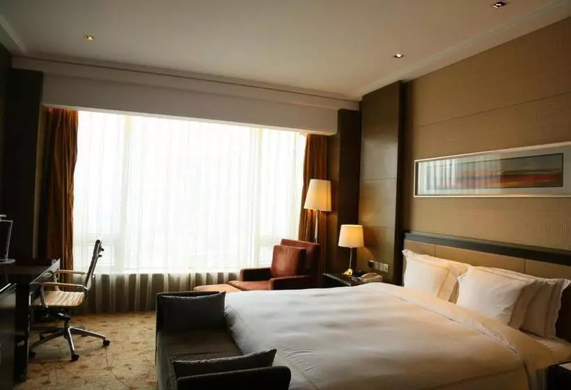 キングサイズベッドのスタンダードルーム, Crowne Plaza Nanjing Jiangning, An Ihg