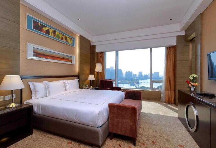 스탠다드 룸 킹사이즈 침대, Crowne Plaza Nanjing Jiangning, An Ihg