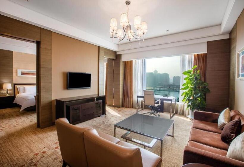 带2个卧室的套房, Crowne Plaza Nanjing Jiangning, An Ihg