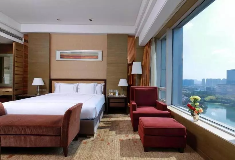 キングサイズベッドのスタンダードルーム, Crowne Plaza Nanjing Jiangning, An Ihg