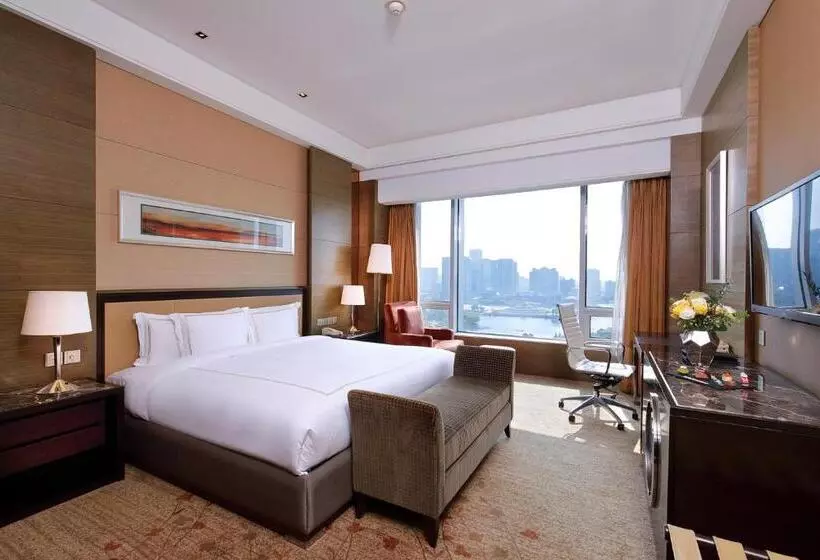 キングサイズベッドのスタンダードルーム, Crowne Plaza Nanjing Jiangning, An Ihg