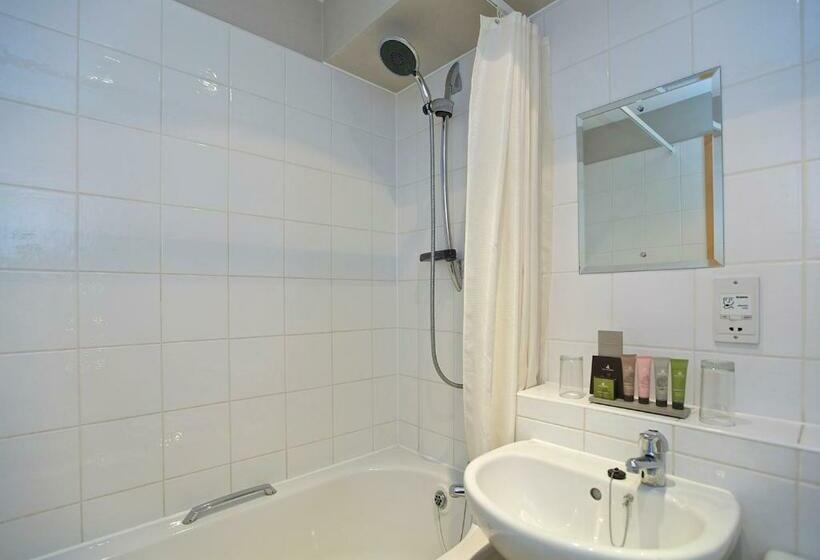 Номер Стандарт, Dartington Hall