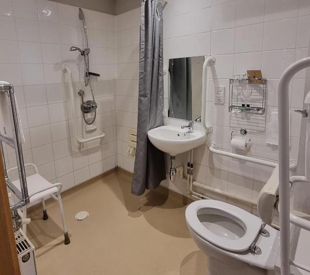 Номер Стандарт, Dartington Hall