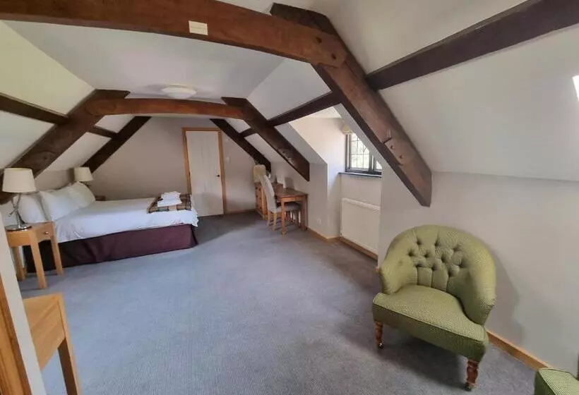 ファミリールーム, Dartington Hall