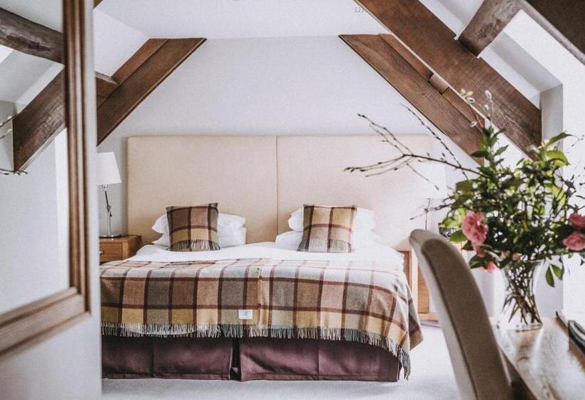 Семейный Номер, Dartington Hall