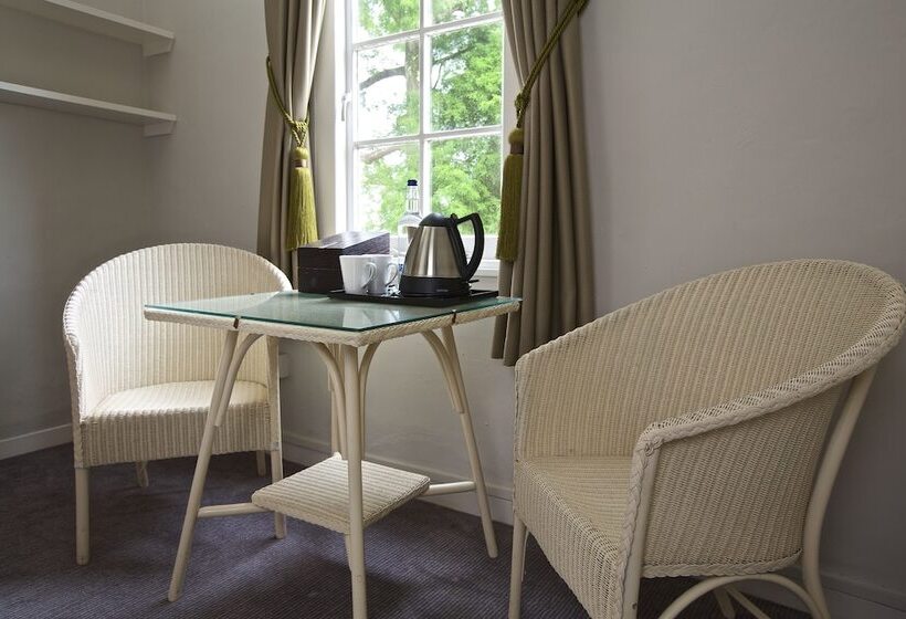 Номер Стандарт, Dartington Hall