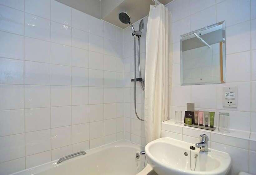 Номер Стандарт, Dartington Hall