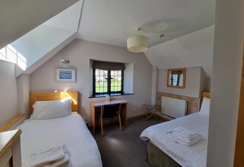 Номер Стандарт, Dartington Hall