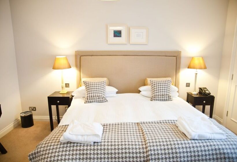 Люкс, Dartington Hall