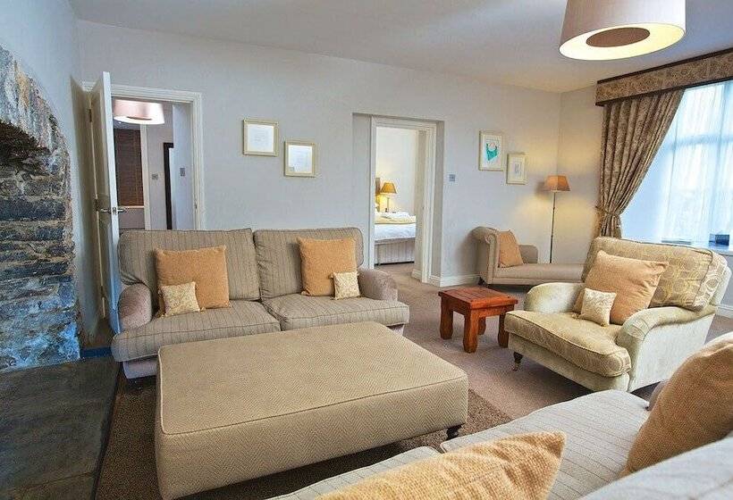 Люкс, Dartington Hall