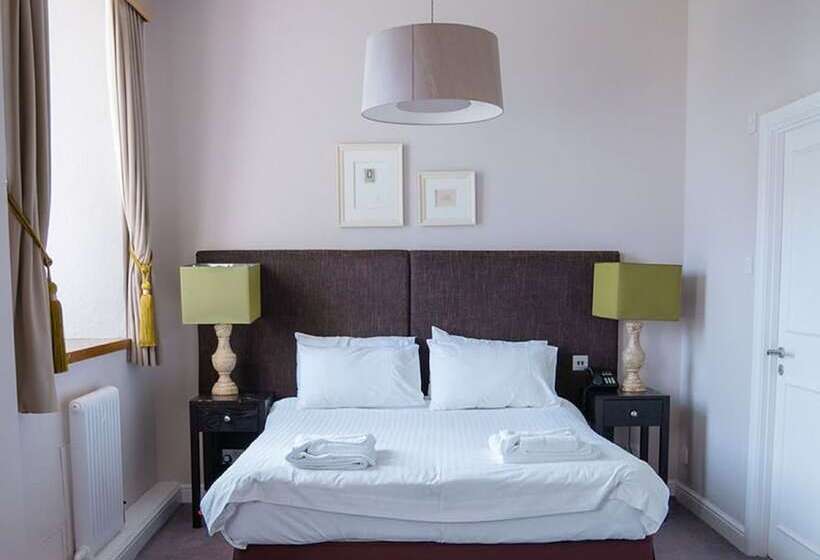 Семейный Номер, Dartington Hall