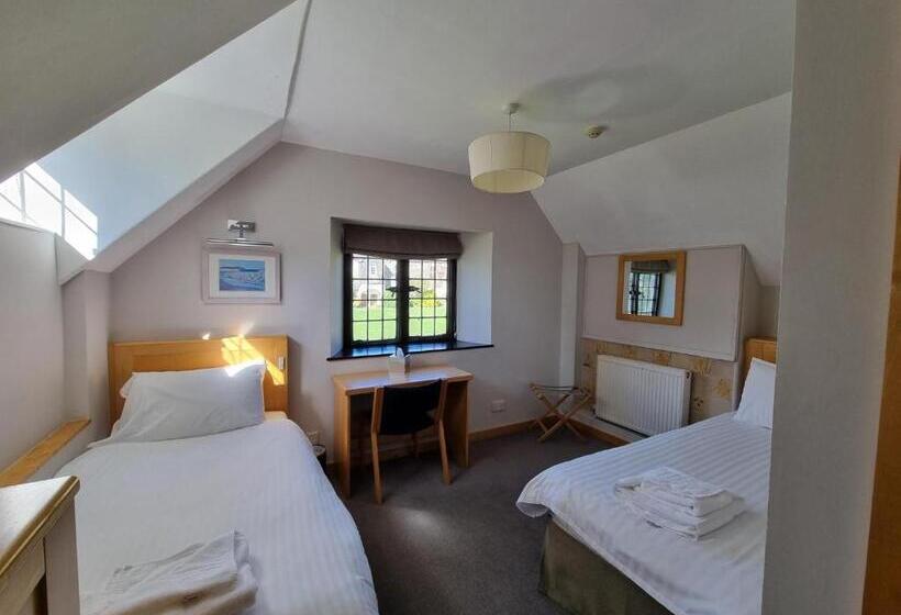 Номер Стандарт, Dartington Hall