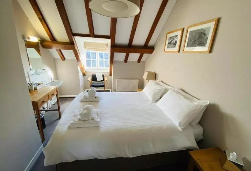 Standard room with outdoor bath, Dartington Hall