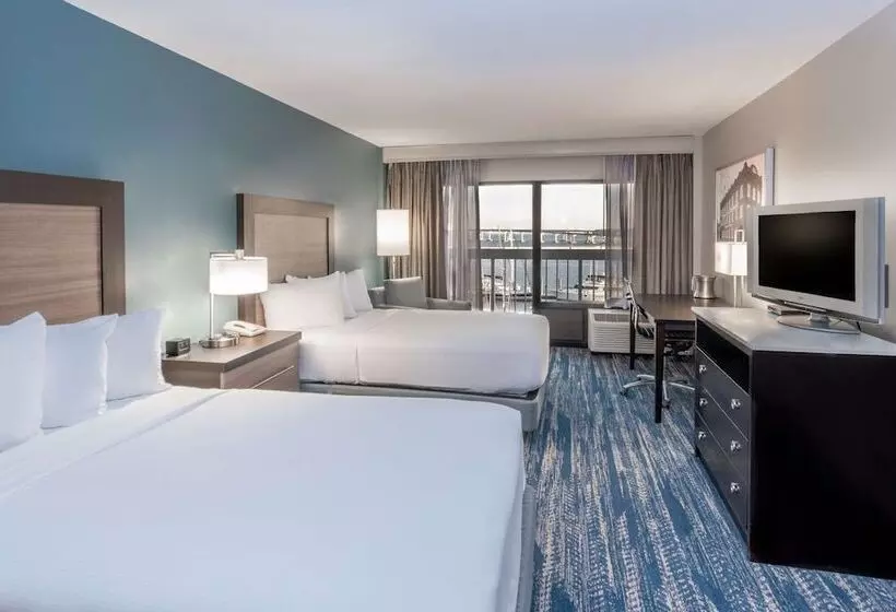２ダブルベッドのスタンダードルーム, Doubletree By Hilton New Bern Riverfront