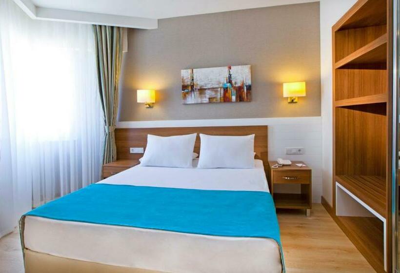 اتاق لوکس خانوادگی, Grand Park Lara