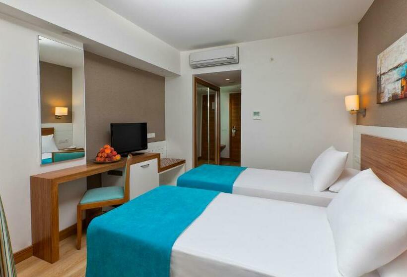 اتاق لوکس خانوادگی, Grand Park Lara