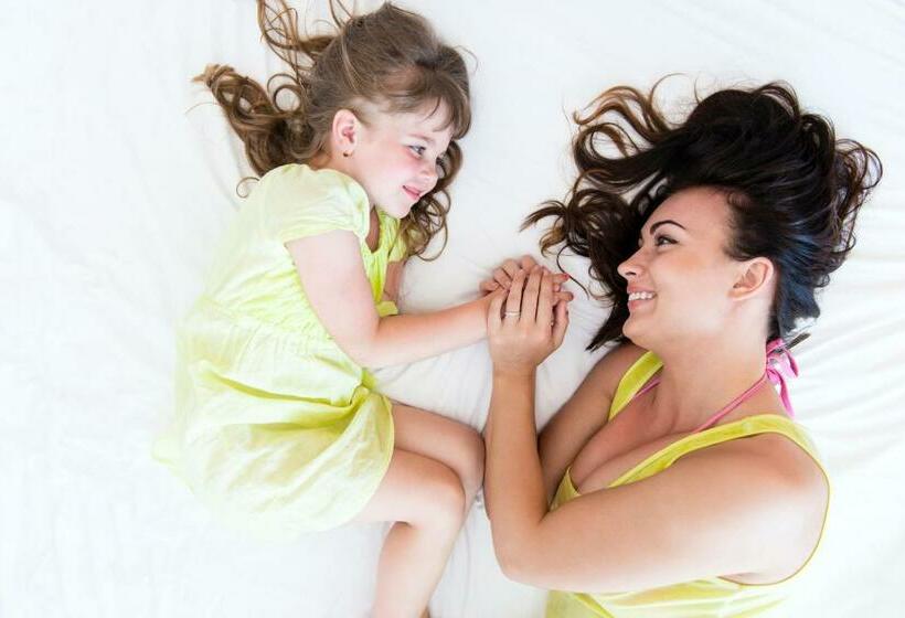 اتاق لوکس خانوادگی, Grand Park Lara