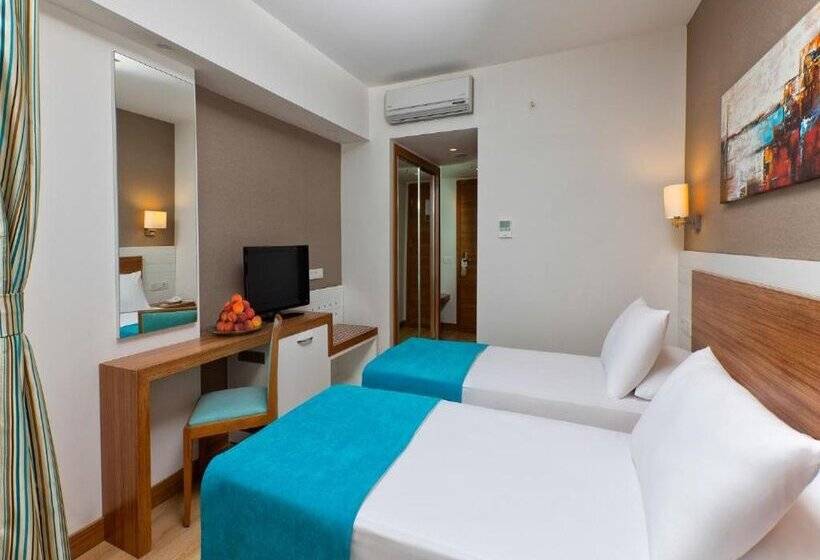 اتاق خانوادگی, Grand Park Lara