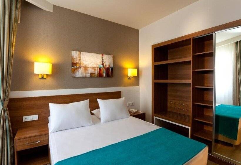 Семейный Номер, Grand Park Lara