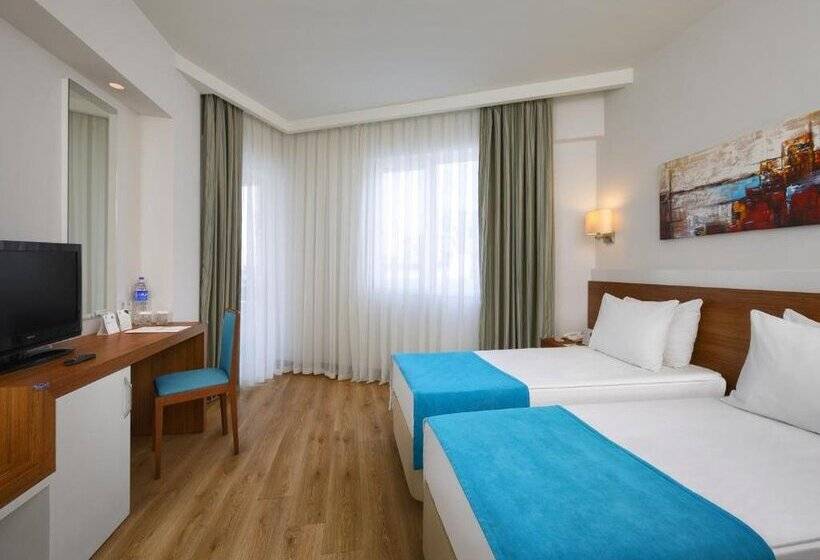 اتاق خانوادگی, Grand Park Lara